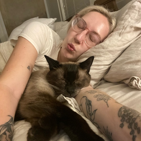 Meet your Posher, Kelsey - Picture 2 of 3